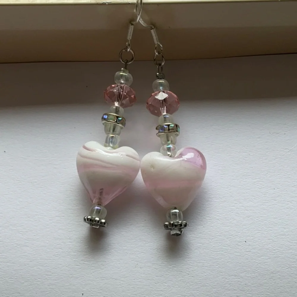 🟡Brand New SS Lampwork Glass Heart Dangling/Drop Earrings, Handmade Pink & White